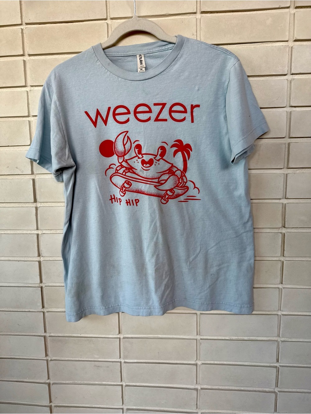 Weezer Hip Hip Crab Graphic Tee * Size M * Light Blue * 💯 Cotton